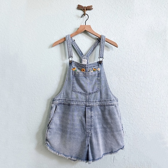 Aerie•Upcycled•Lightwash Denim Shortalls•Stretchy•Dolphin Raw Hem•One of a Kind - Picture 13 of 13